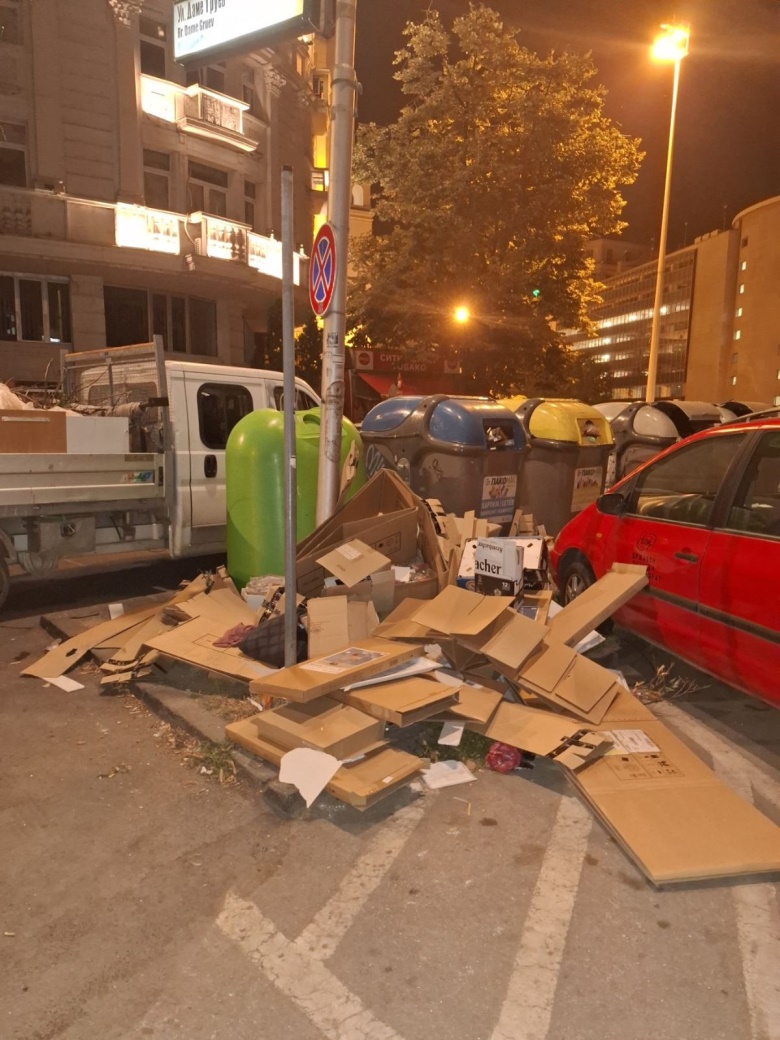 ЕКИПИТЕ НА ЈП КОМУНАЛНА ХИГИЕНА-СКОПЈЕ ОТСТРАНИЈА 150 КУБНИ МЕТРИ ОТПАД ОД ДИВИ ДЕПОНИИ ВО ТЕКОТ НА ВИКЕНДОТ